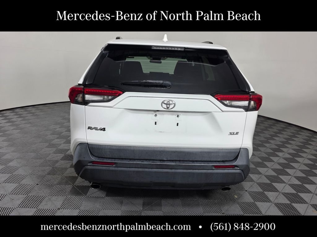 Used 2021 White Toyota XLE image 5