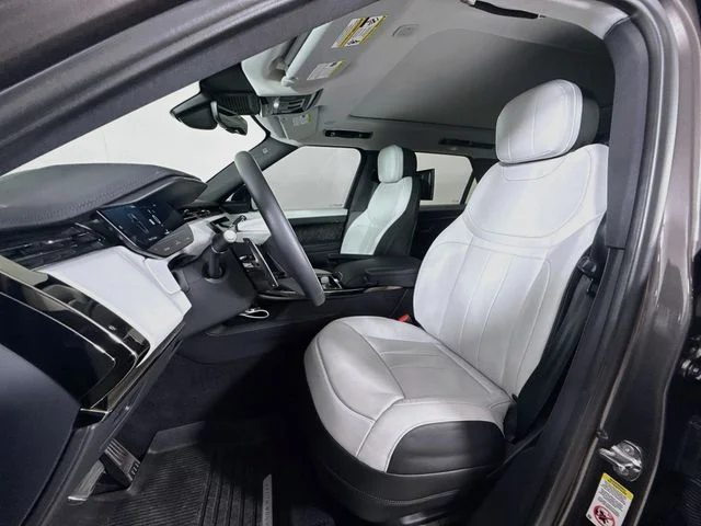 Used 2024 Gray Land Rover Dynamic SE image 11