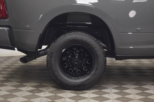 New 2026 Ceramic Gray Clear-Coat Exterior Paint RAM LARAMIE image 8