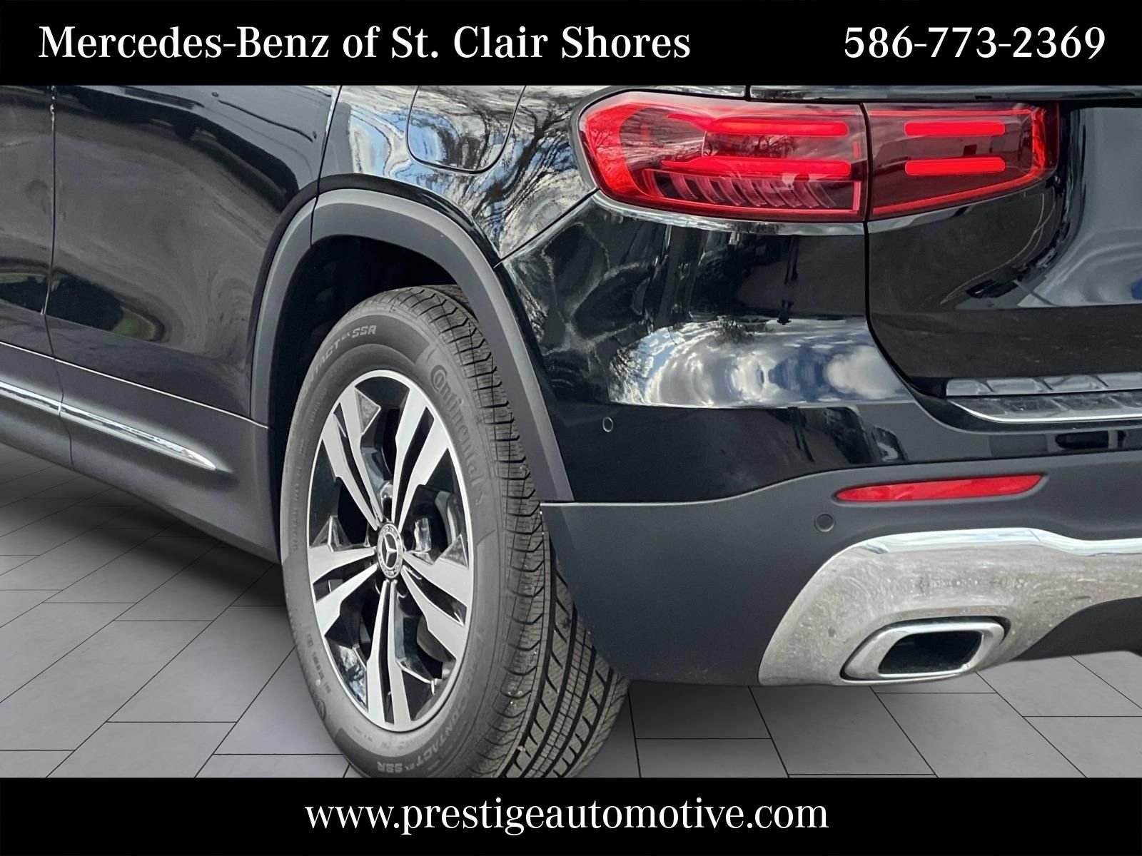 Used 2026 Black Mercedes-Benz GLB 250 image 4