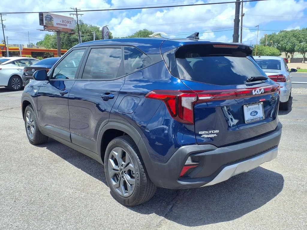Used 2026 Blue Kia LX image 4