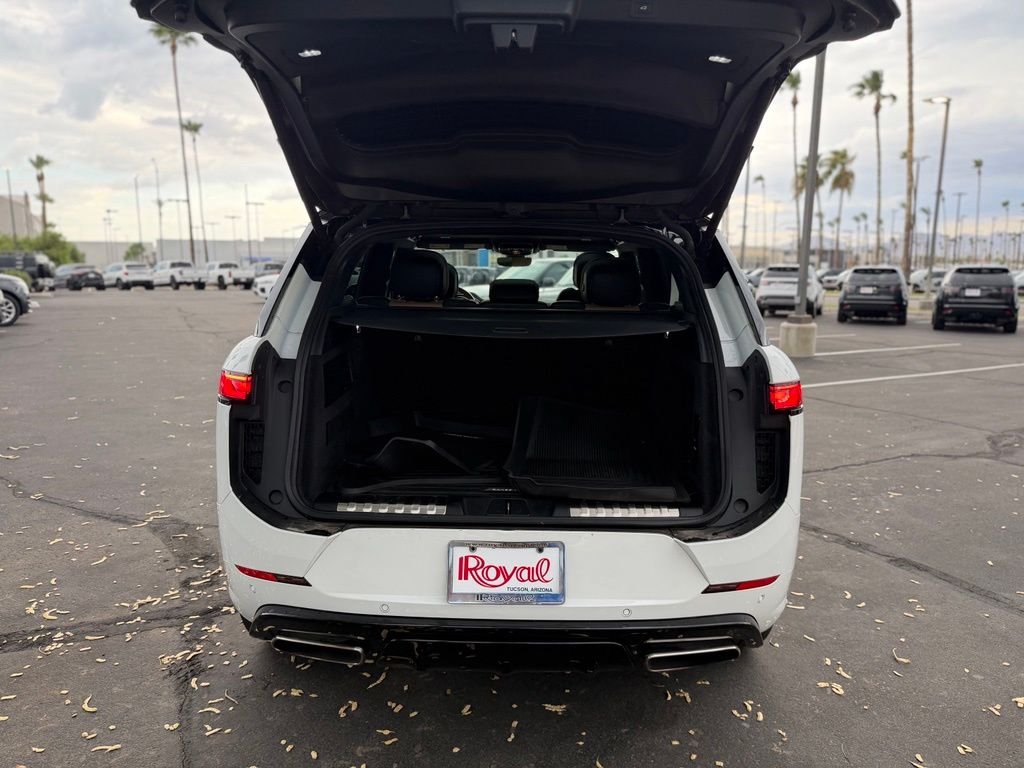 Certified Used 2024 White Land Rover Dynamic SE image 18