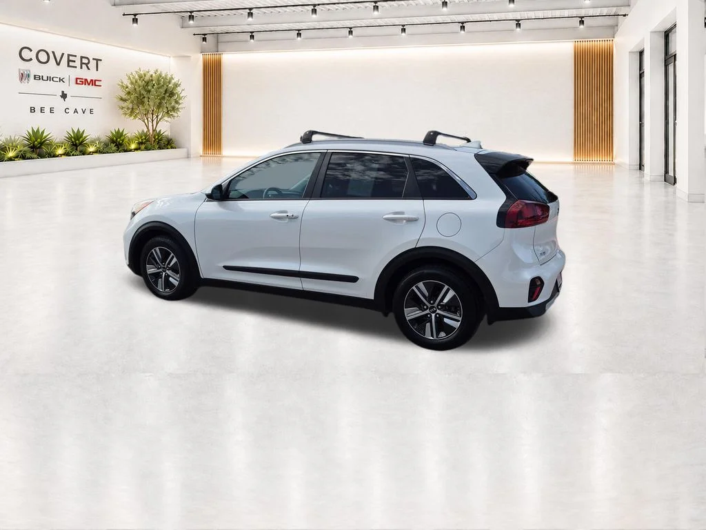 Used 2020 White Kia LXS image 7