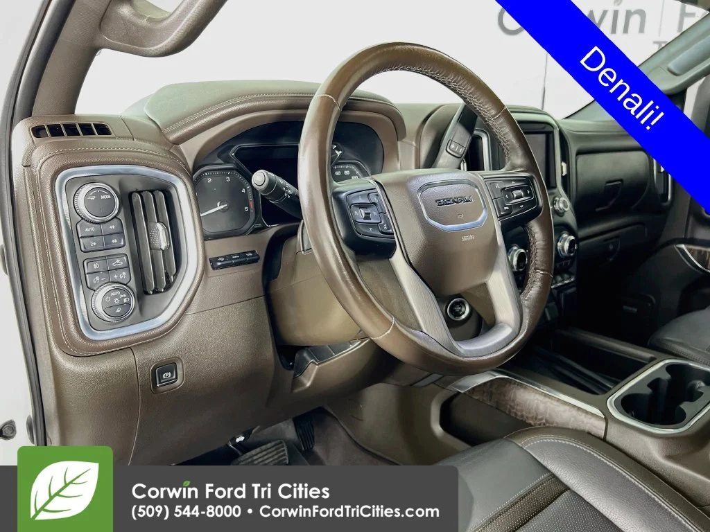 Used 2022 White Frost Tri-Coat GMC Denali image 2