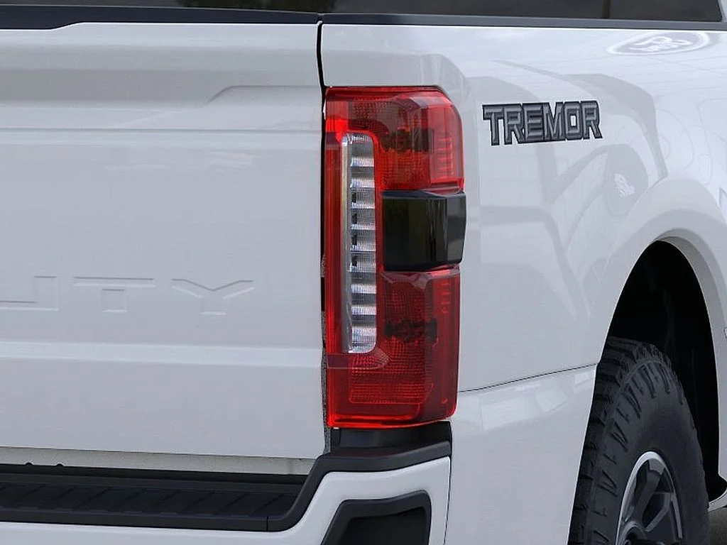 New 2026 Oxford White Ford F-250® XLT image 21