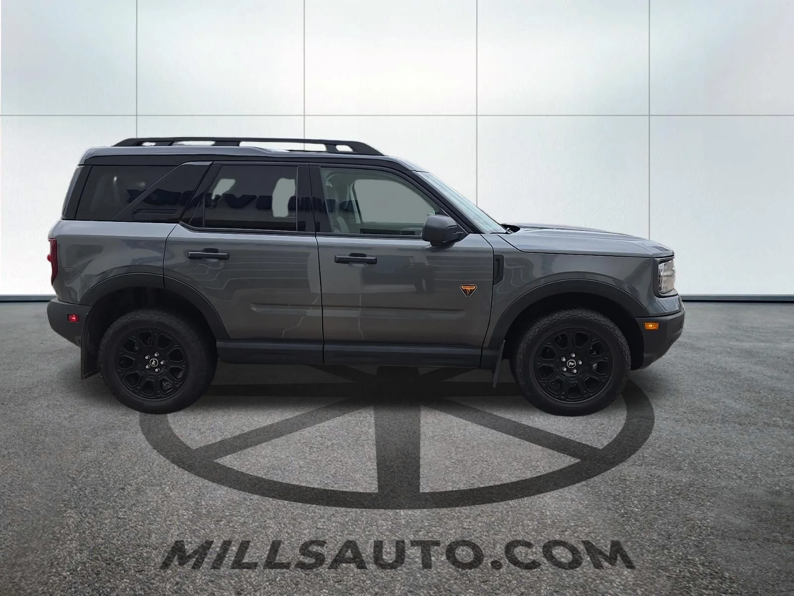 Used 2025 Gray Metallic Ford Badlands image 3