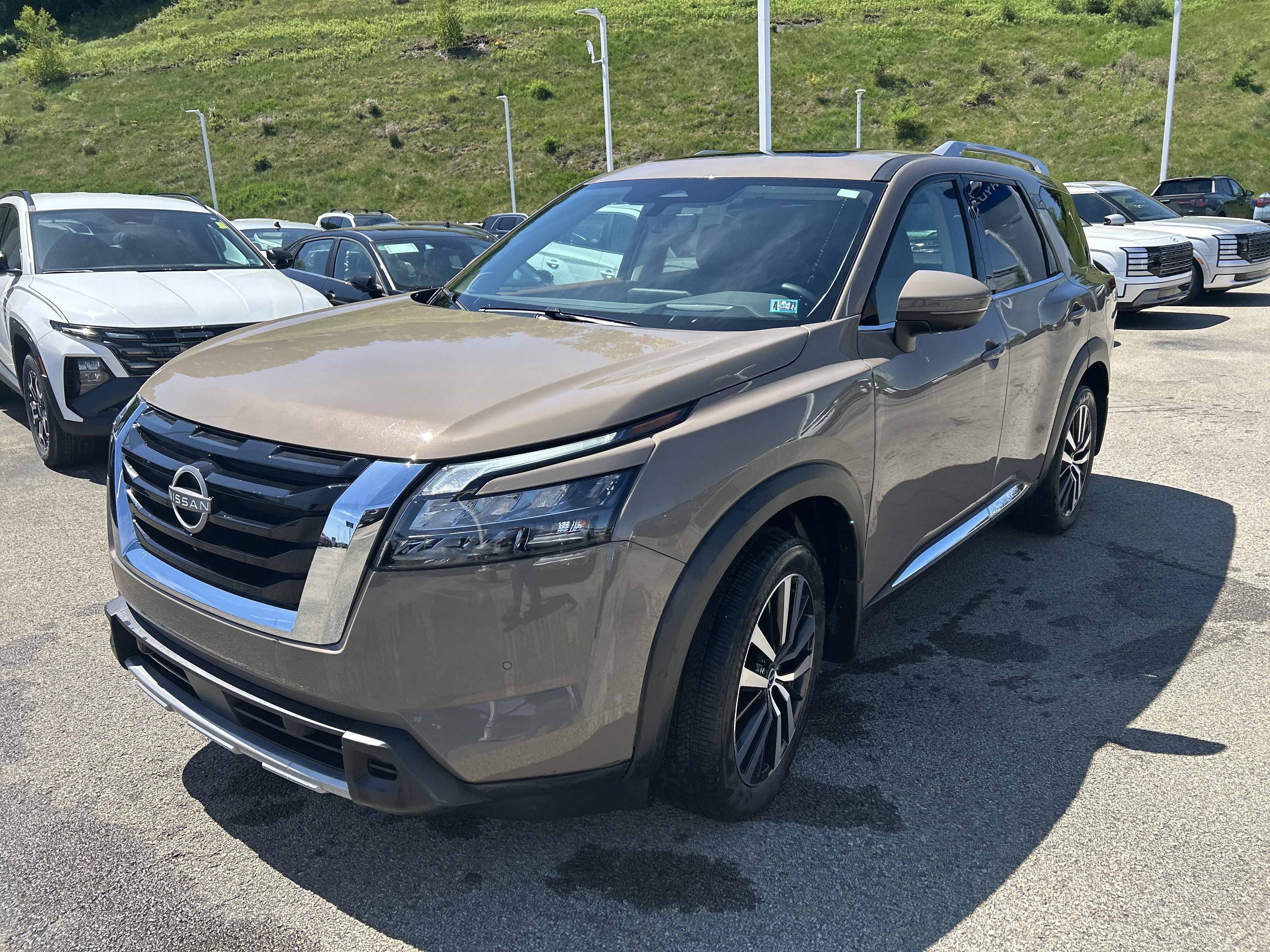 2025 Nissan Pathfinder Platinum - Photo 12