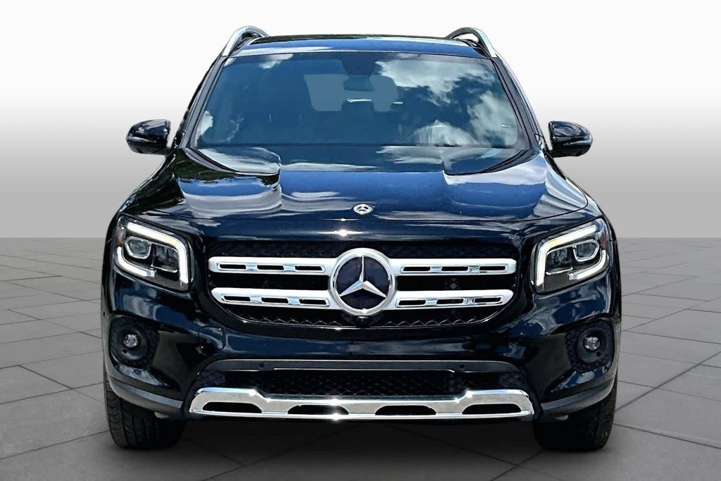 Used 2023  Mercedes-Benz GLB 250 image 4