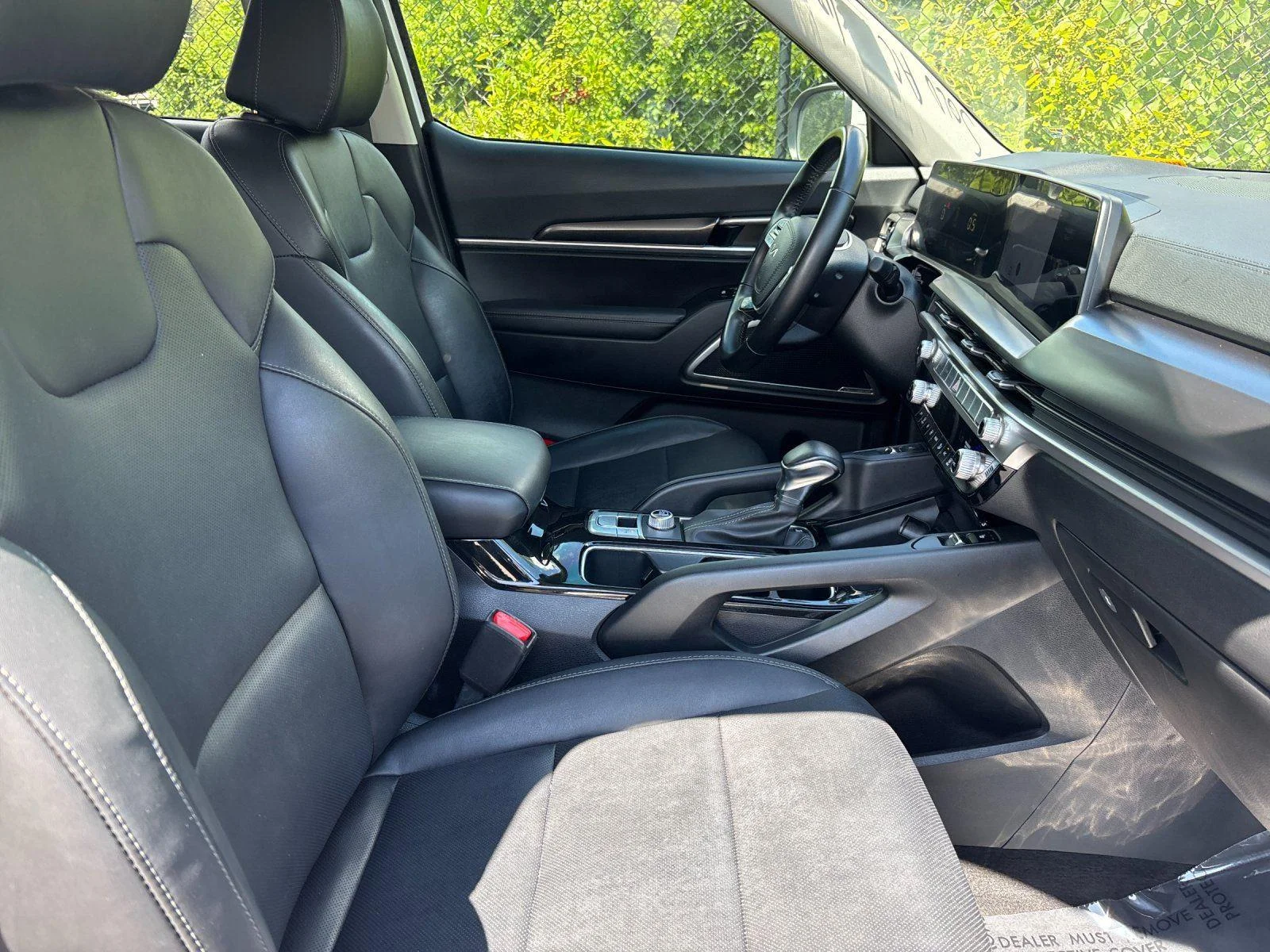 Used 2023 Glacial White Pearl Kia S image 40
