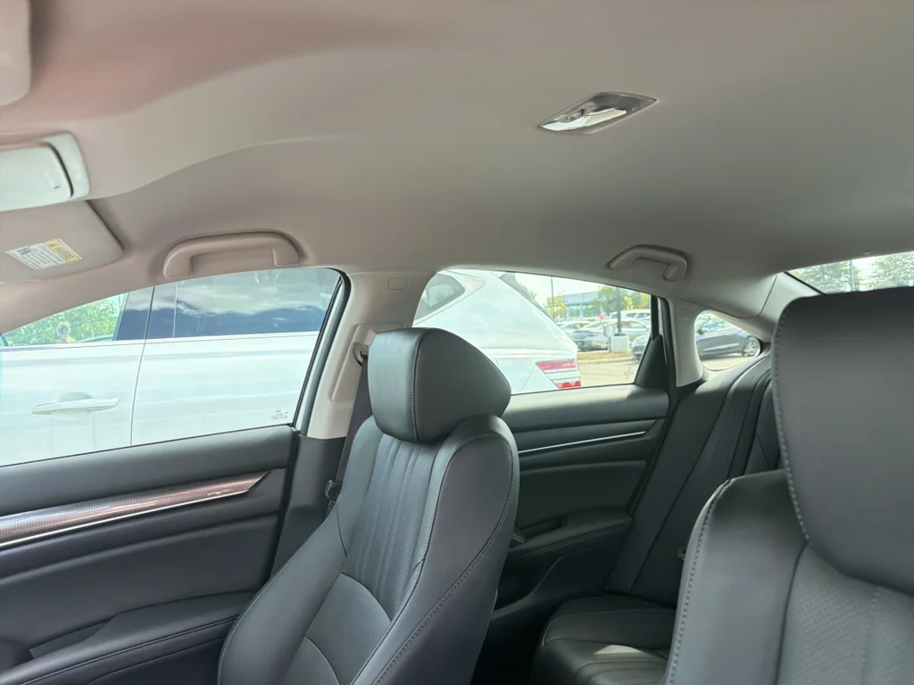 Used 2022 Platinum White Pearl Honda Sport SE image 4