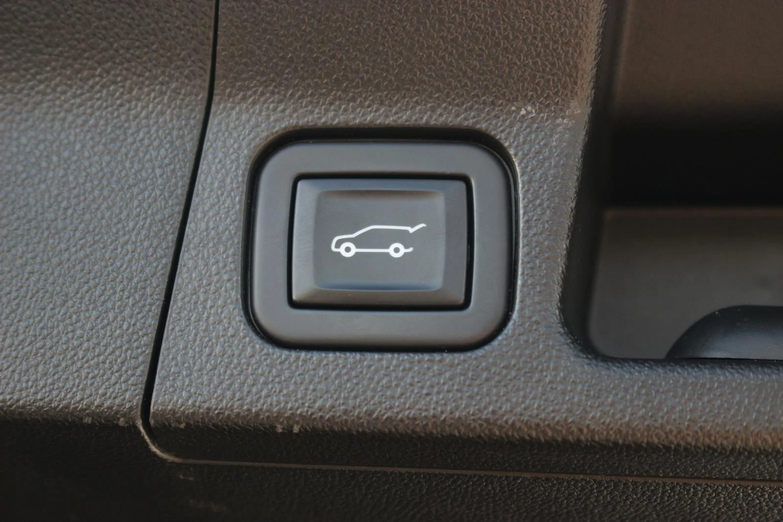 Used 2021 Summit White GMC SLE image 11