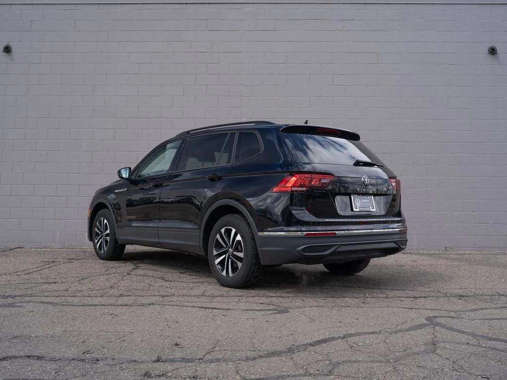 Used 2023 Black Volkswagen 2.0T S image 3