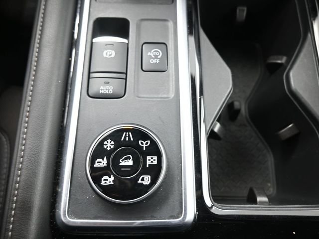 Used 2025 Gray Nissan SL image 9