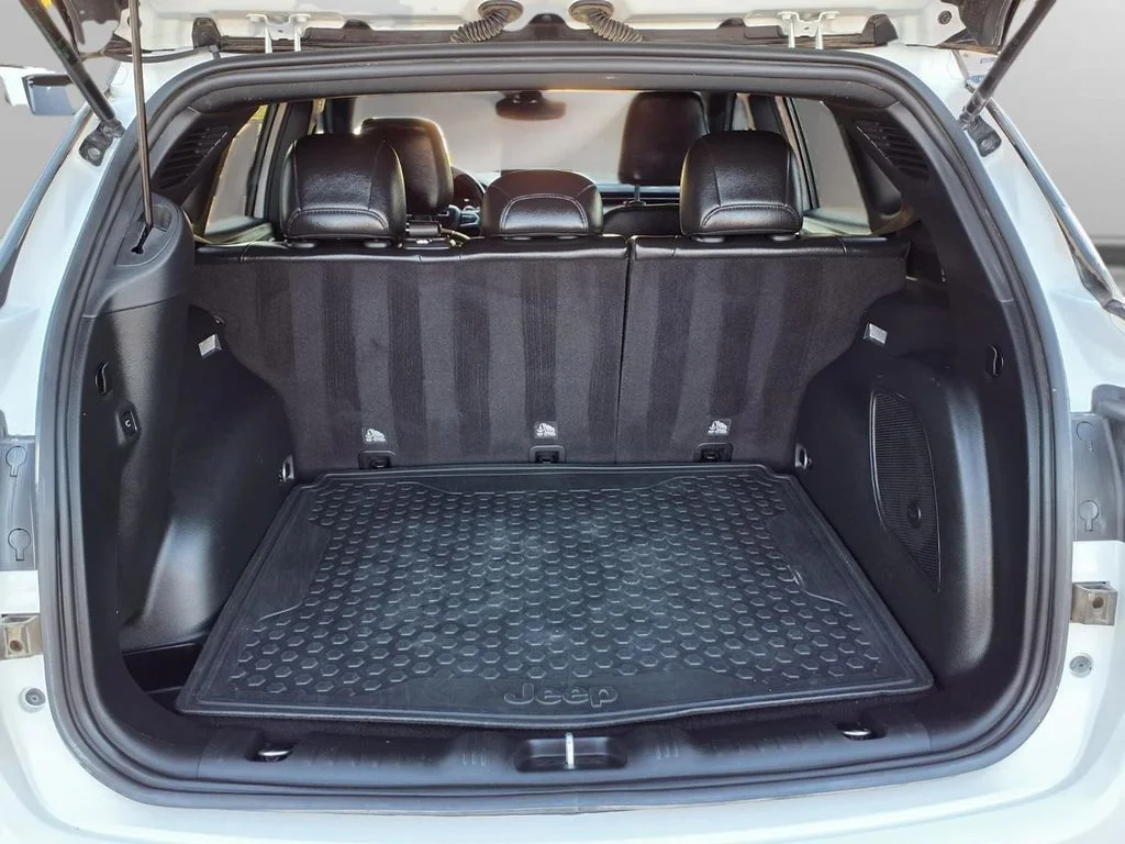 Used 2022 White Jeep High Altitude image 27