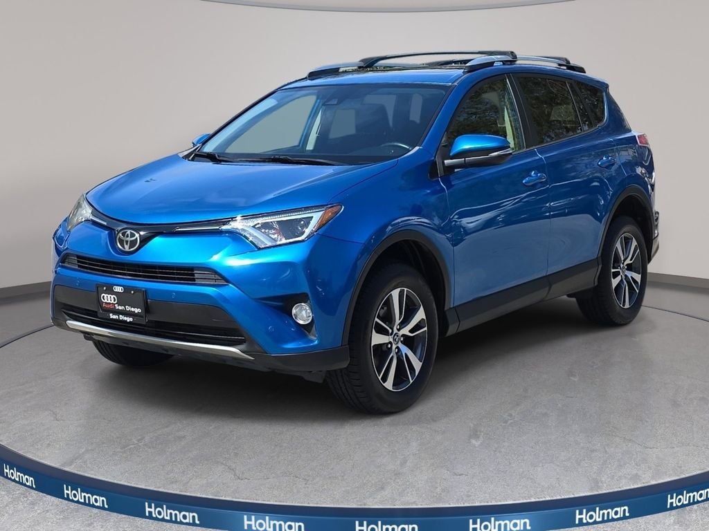 Used 2016  Toyota XLE image 1