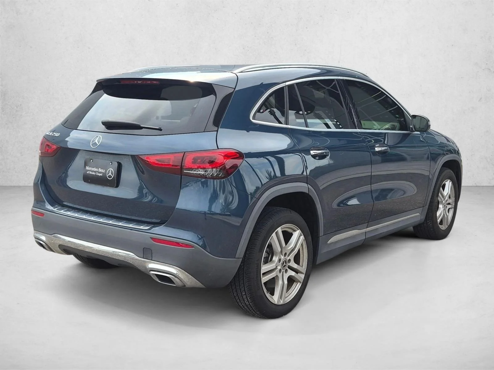 Used 2023 Denim Blue Metallic Mercedes-Benz GLA 250 image 4