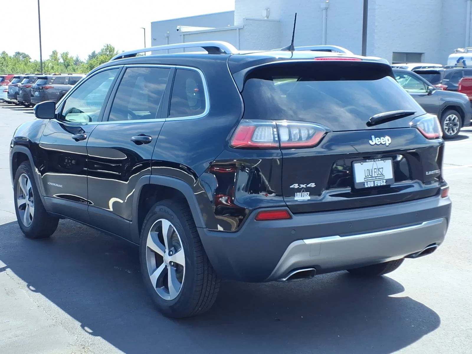 Used 2020 Diamond Black Crystal Pearlcoat Jeep Limited image 5