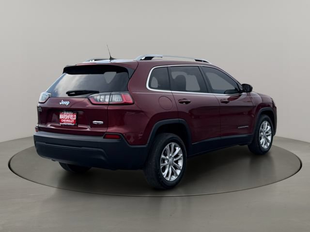 Used 2019  Jeep Latitude image 9