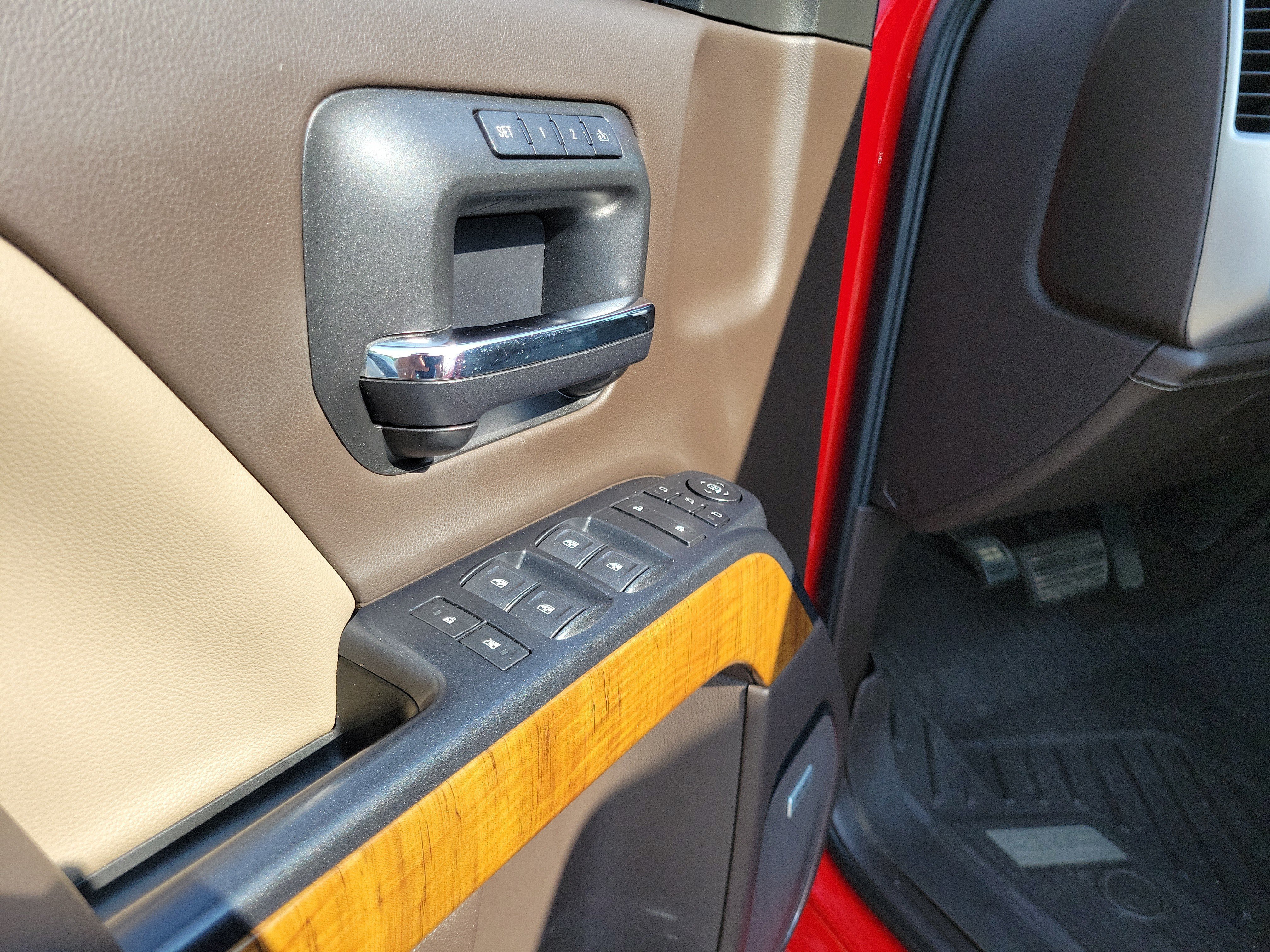Used 2018 Cardinal Red GMC SLT image 18