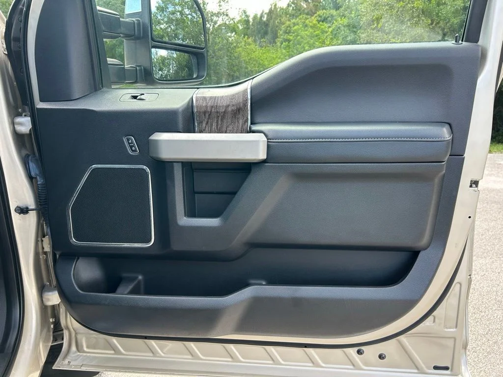 Used 2017 White Gold Metallic Ford Lariat image 43