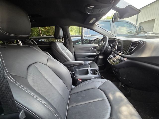 Used 2026 Silver Chrysler Select image 9