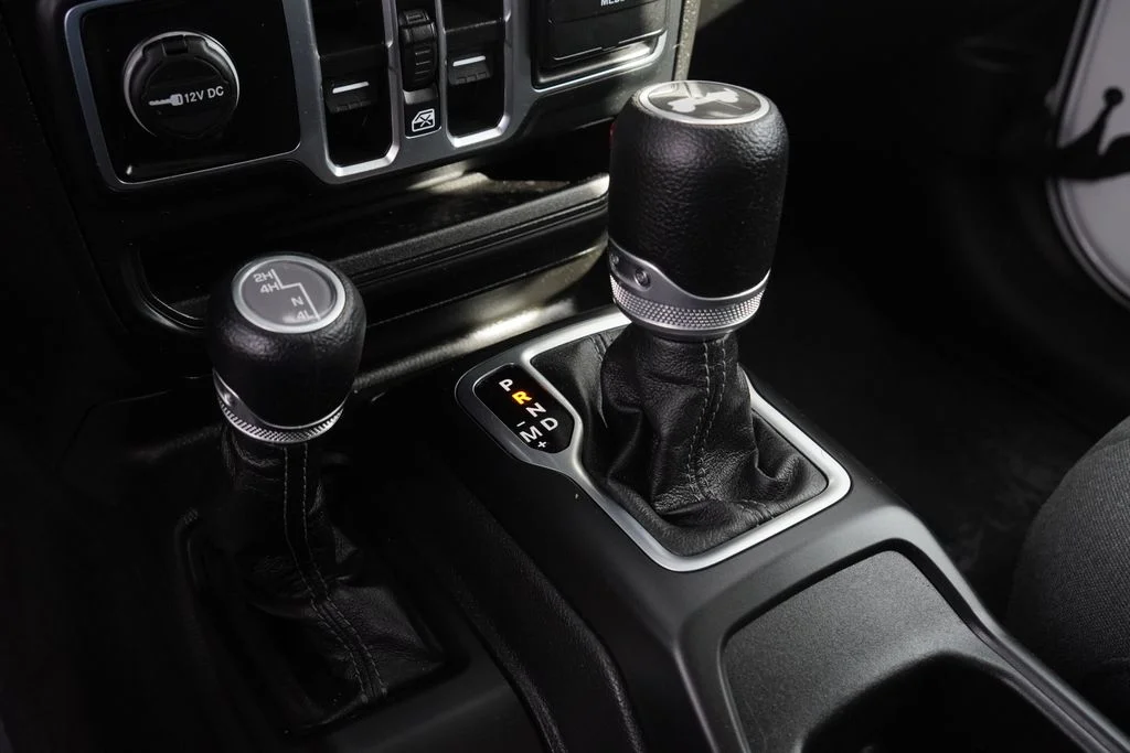 Used 2025 White Jeep Sport S image 24