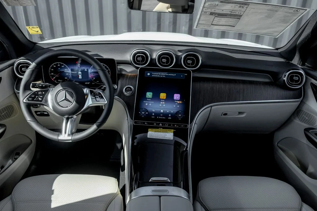 New 2027 Polar White Mercedes-Benz GLC 300 image 18