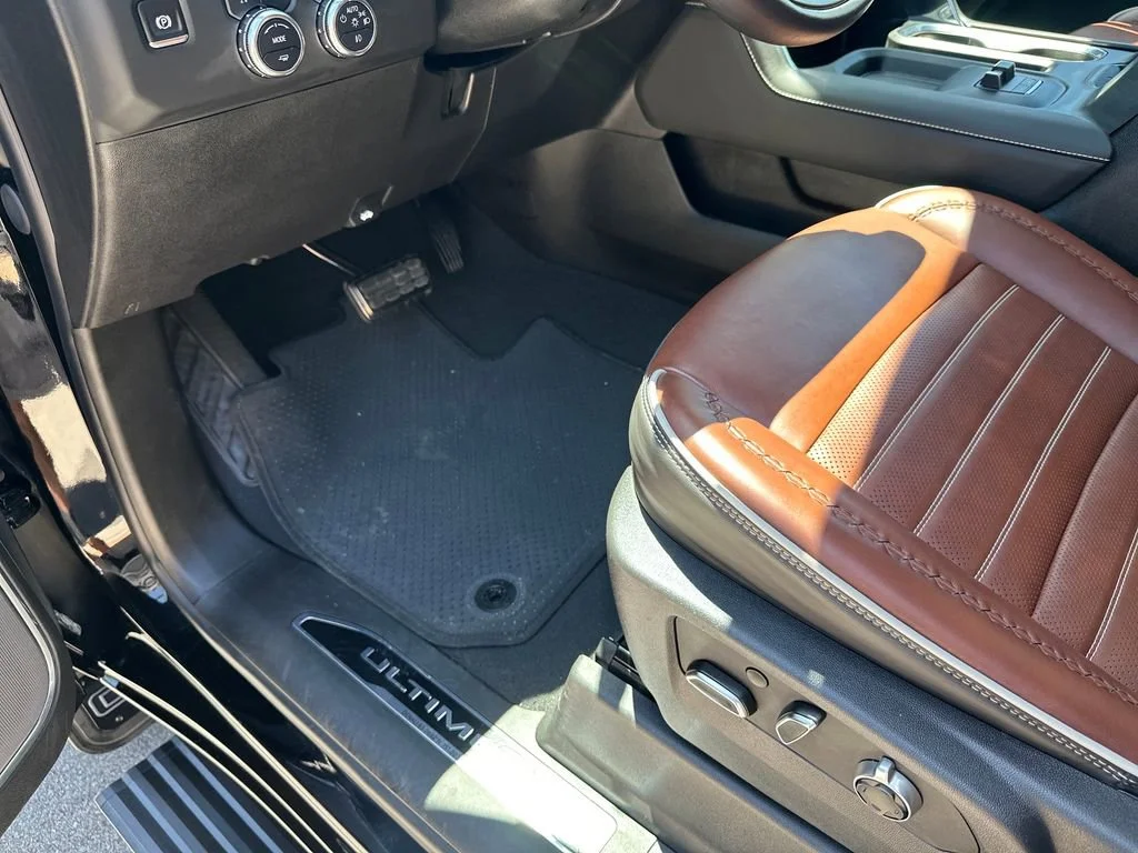 Used 2024 Onyx Black GMC Denali Ultimate image 18