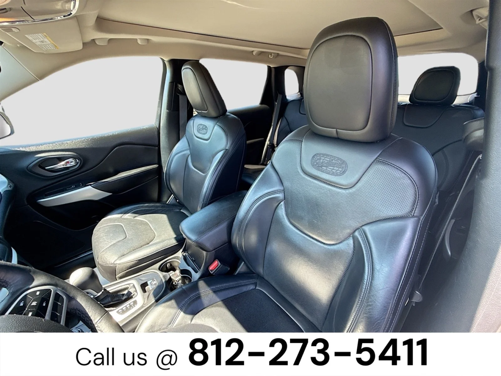 Used 2017  Jeep Overland image 21