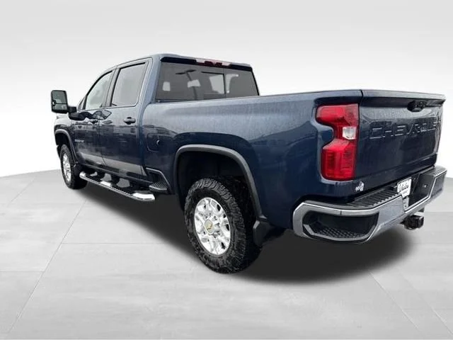 Used 2022 Northsky Blue Metallic Chevrolet LT image 3