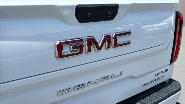 Used 2024 White GMC Denali image 39