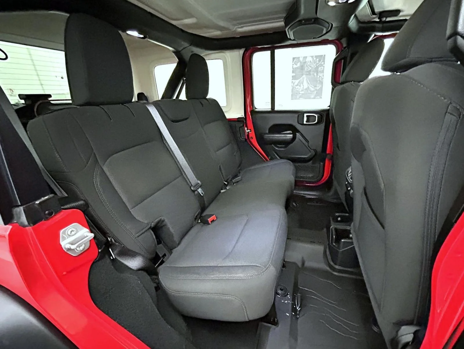 Used 2023 Red Jeep Sport S image 18