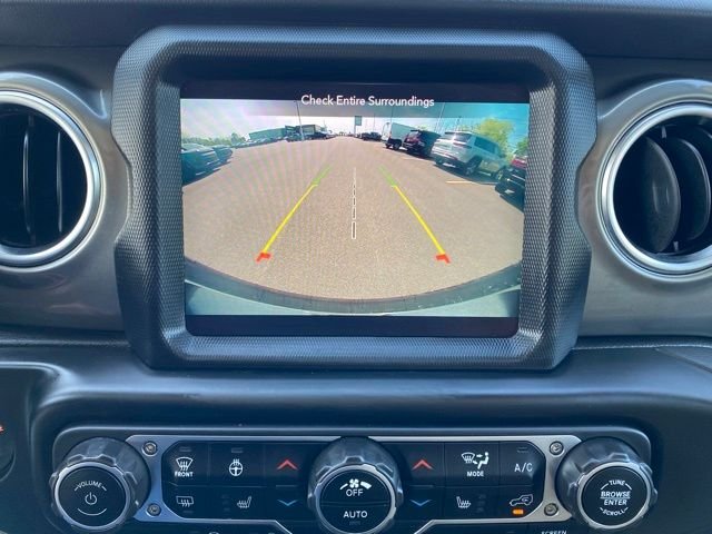 Used 2023 White Jeep Sahara image 22