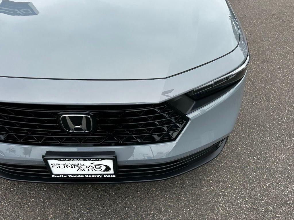Used 2025 Gray Honda SE image 5