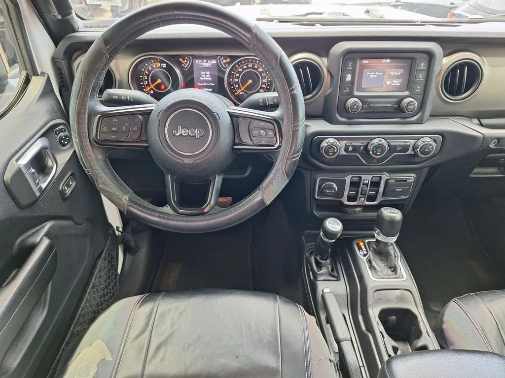 Used 2018 White Jeep Unlimited Sport S image 9