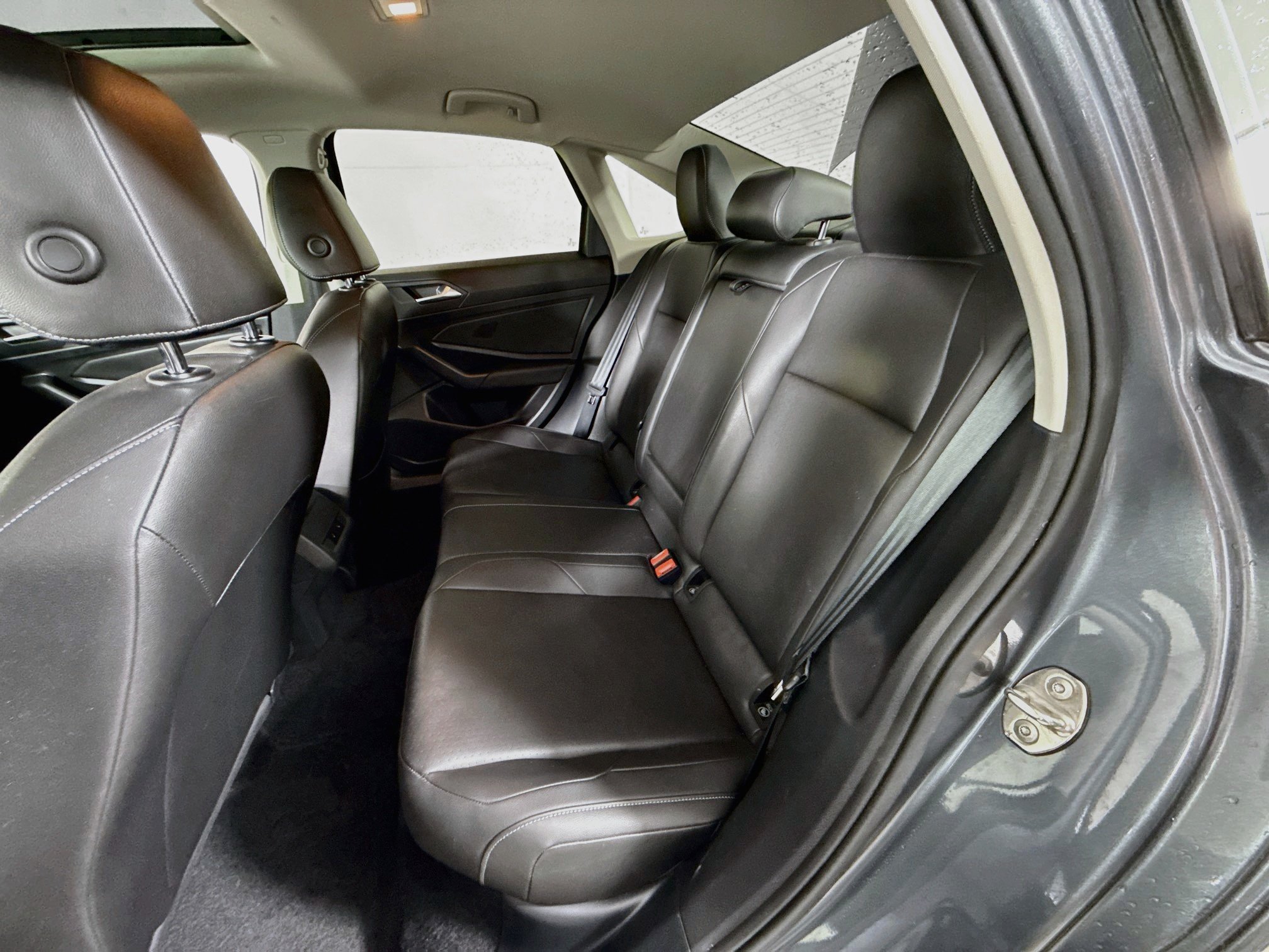 Used 2020 Platinum Gray Metallic Volkswagen SEL image 26