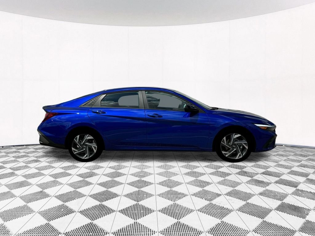 2025 Hyundai Elantra SEL - Photo 14