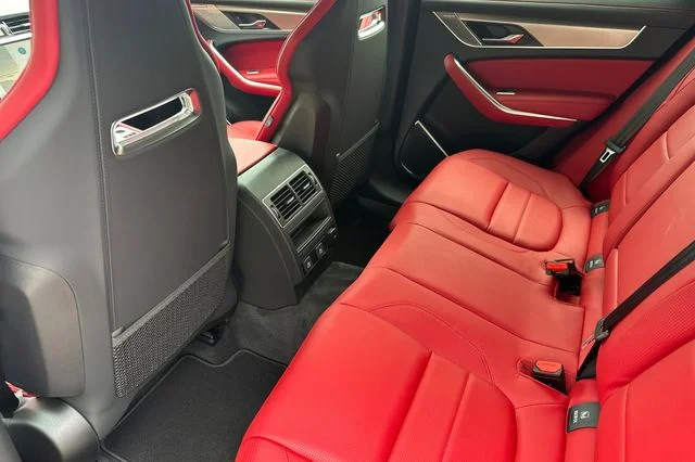 2026 Jaguar F-Pace R-Dynamic S - Photo 11