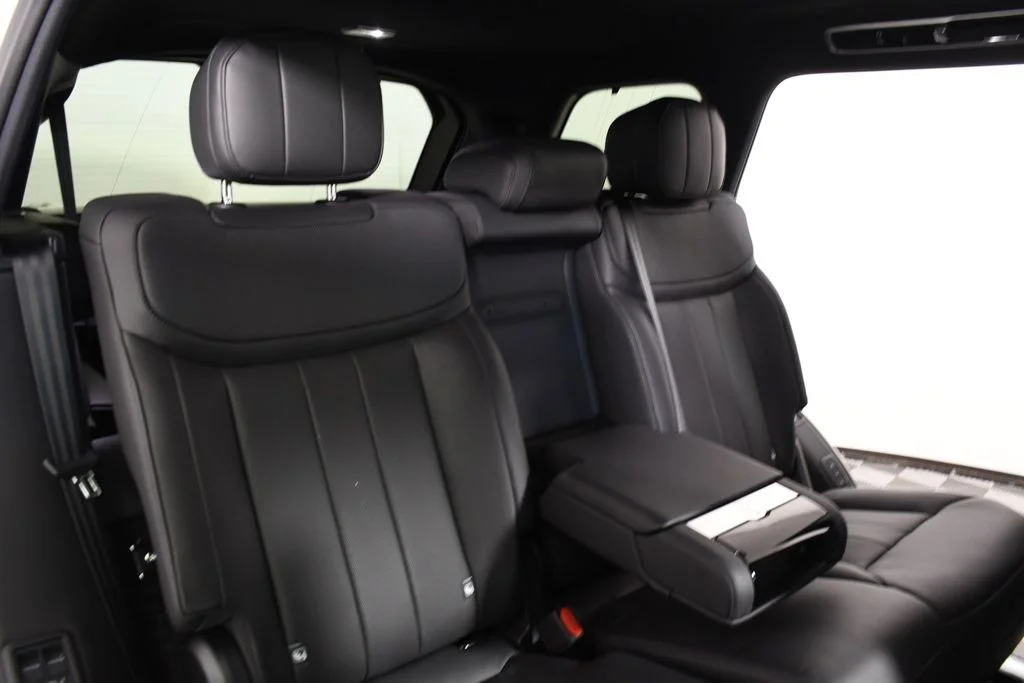 New 2026 Fuji White Land Rover SE image 22