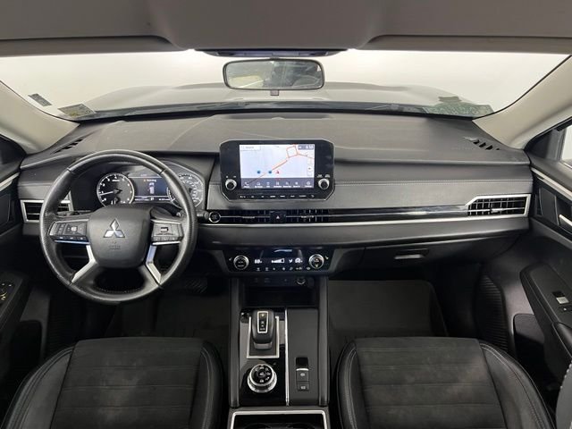 Used 2022 Black Mitsubishi SE image 30
