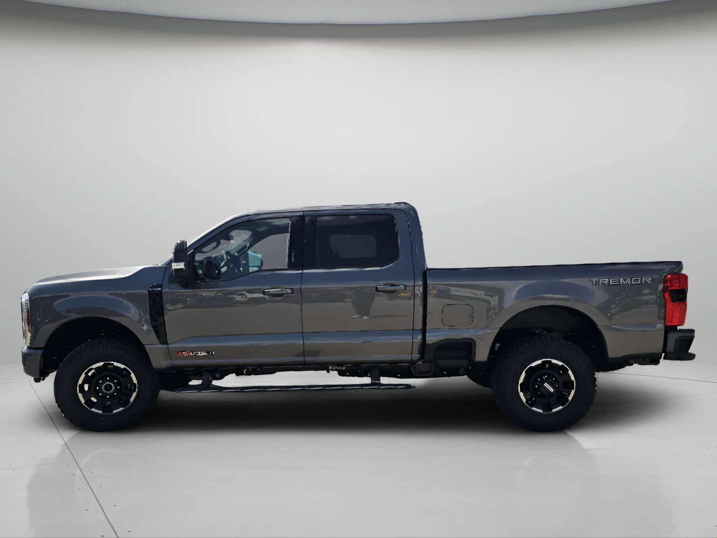 New 2026 Carbonized Gray Metallic Ford Platinum image 25
