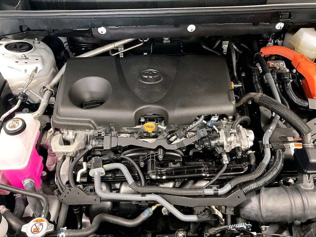 Used 2025 White Toyota XLE image 34