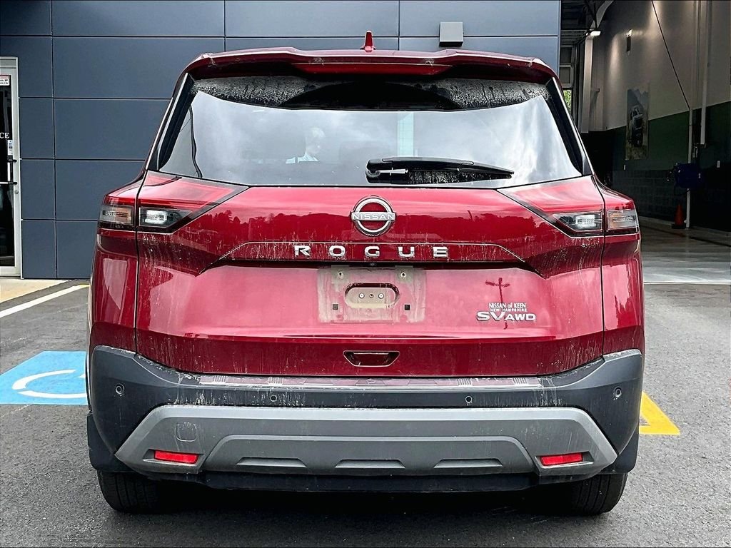 Used 2023 Red Nissan SV image 5