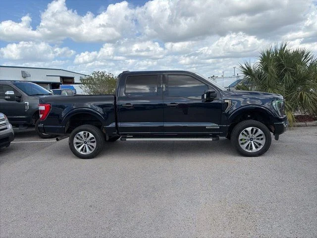 Used 2022 Blue Ford Lariat image 4