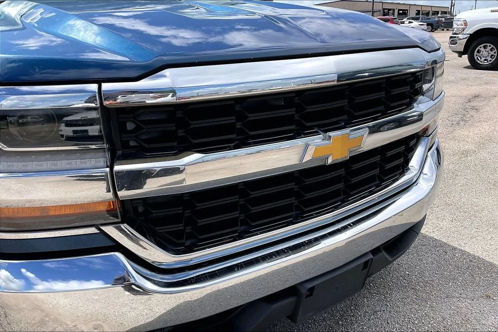 Used 2016 Blue Chevrolet LS image 30
