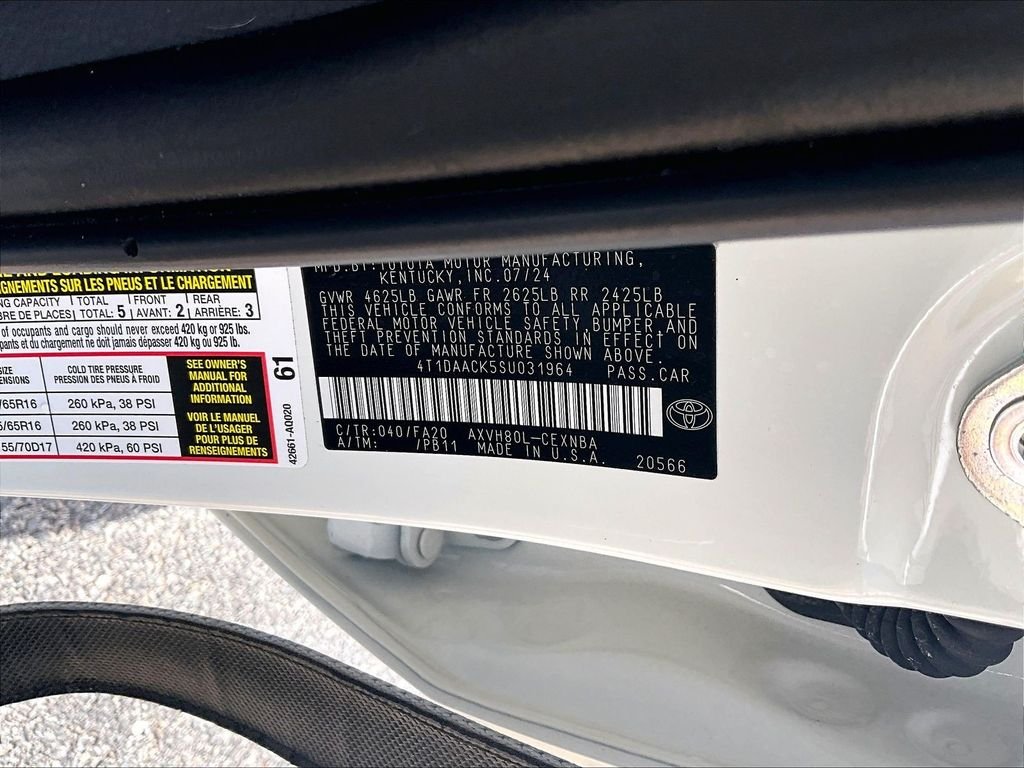 Used 2025 White Toyota LE image 36