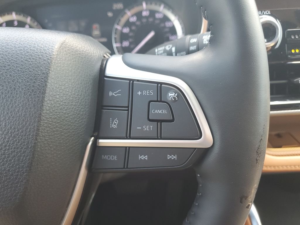 Used 2022 Beige Toyota Platinum image 22