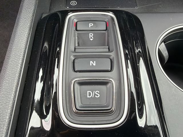 Used 2025 White Honda EX-L image 32