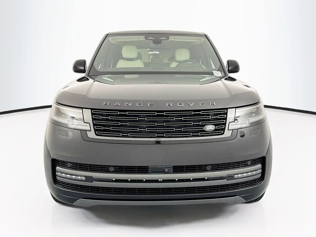 New 2027 Santorini Black Land Rover SE image 2