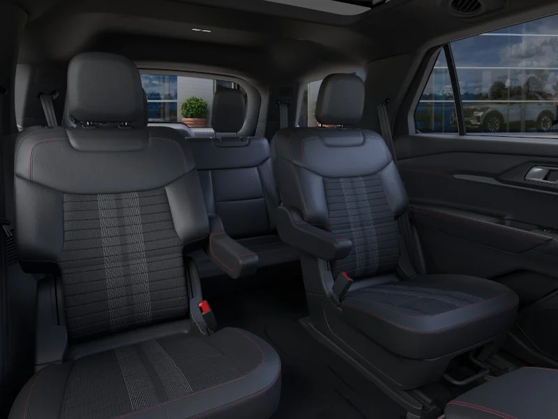 New 2026 Star White Metallic Tri-Coat Ford ST-Line image 58